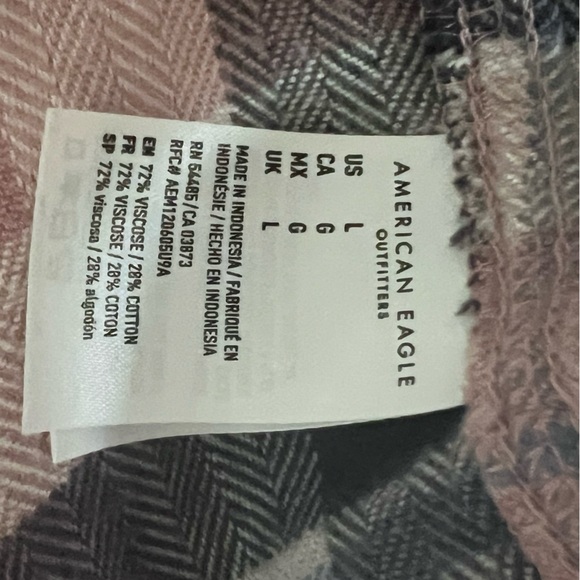 American Eagle Outfitters Soft Plaid classic fit flannel Shirt - Picture 5 of 6